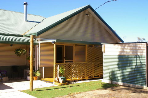 The Hakeas - Accommodation Redcliffe 0