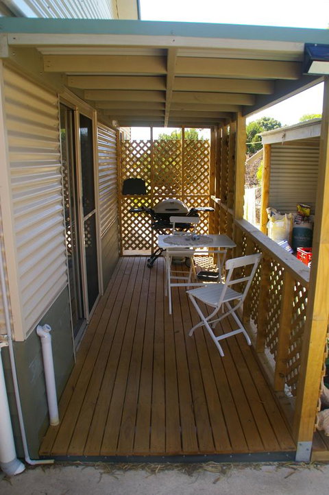 The Hakeas - Accommodation Redcliffe 4