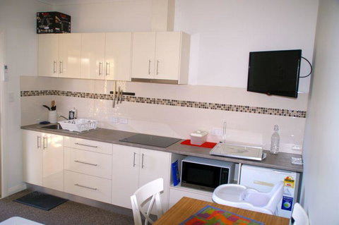 The Hakeas - Accommodation Redcliffe 1