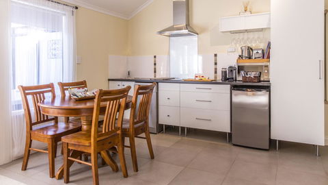 One Tree Bed And Breakfast - Accommodation Redcliffe 18