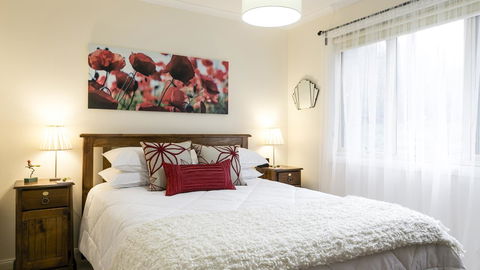 One Tree Bed And Breakfast - Accommodation Redcliffe 2