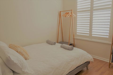 Henley Beach South, Amazing Views, Huge Private Balcony! - Accommodation Redcliffe 4