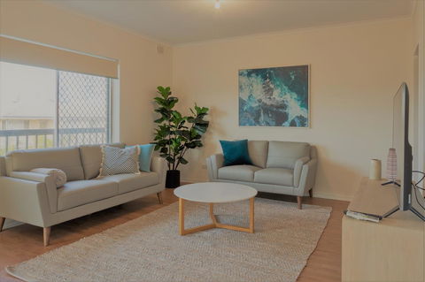 Henley Beach South, Amazing Views, Huge Private Balcony! - Accommodation Redcliffe 2