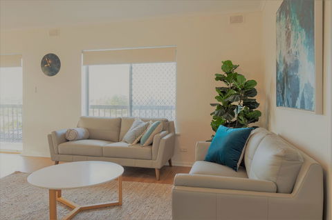 Henley Beach South, Amazing Views, Huge Private Balcony! - Accommodation Redcliffe 3