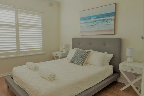 Henley Beach South, Amazing Views, Huge Private Balcony! - Accommodation Redcliffe 1