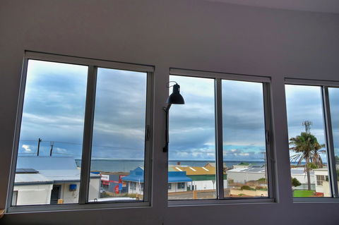 Cloudscape Apartment No 2 - Accommodation Redcliffe 3