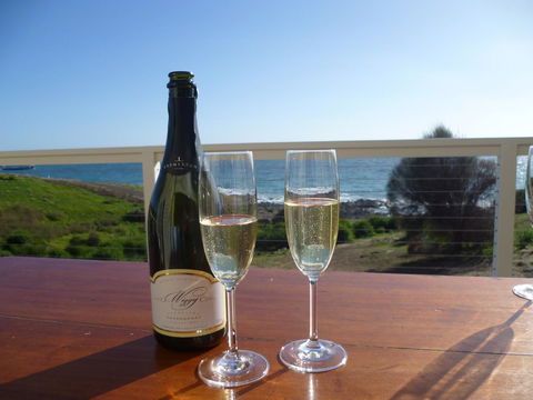 Ashendens At Penneshaw - Accommodation Redcliffe 7