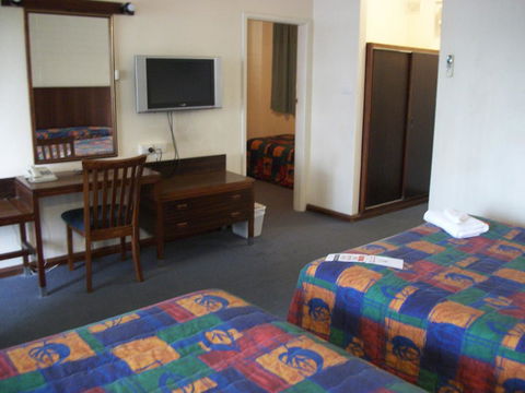 HotelMOTEL Adelaide - Accommodation Redcliffe 6
