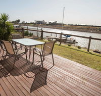 Waterfront on Jefferson at Wellington Marina SA - Accommodation Redcliffe