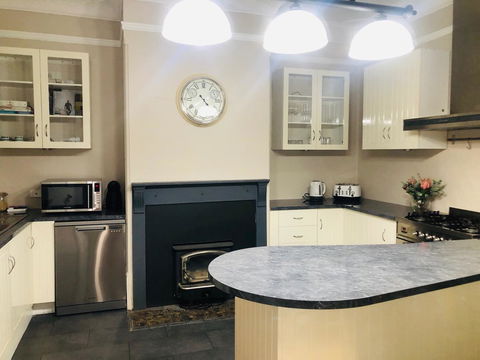 Belmore Cottage - Accommodation Redcliffe 6