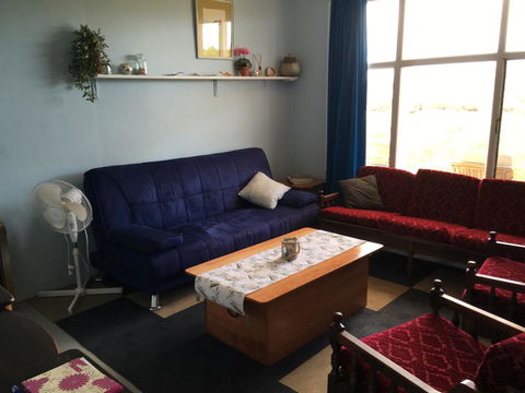 Camelot - Accommodation Redcliffe 3