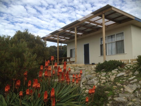 Camelot - Accommodation Redcliffe 6