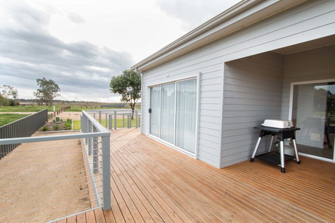 Wellington Lake Retreat - Accommodation Redcliffe 9