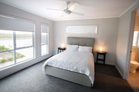 Wellington Lake Retreat - Accommodation Redcliffe 10