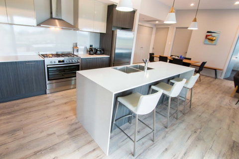 Wellington Lake Retreat - Accommodation Redcliffe 2