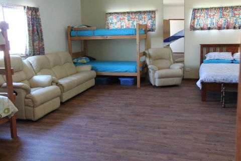 LAS ARENAS - The Sands - BEACH HOUSE - Accommodation Redcliffe 4