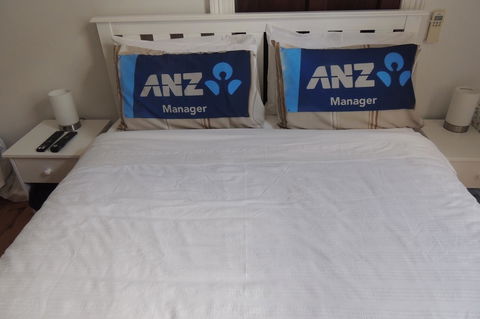 Wozza's B&B - Accommodation Redcliffe 30