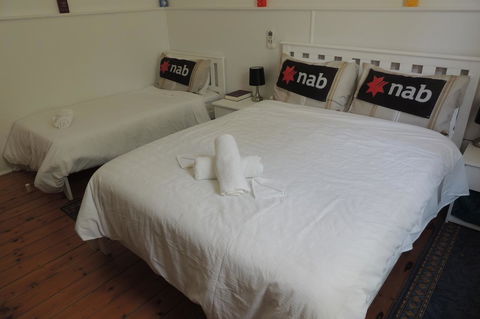 Wozza's B&B - Accommodation Redcliffe 15