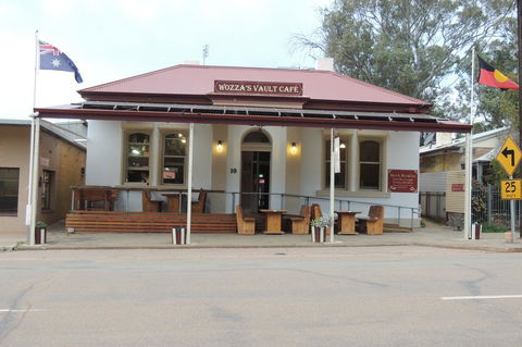 Wozza's B&B - Accommodation Redcliffe 0