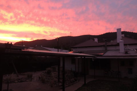 Wozza's B&B - Accommodation Redcliffe 4