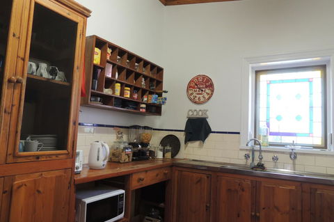 Wozza's B&B - Accommodation Redcliffe 41