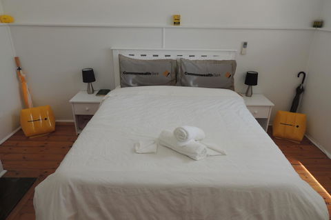 Wozza's B&B - Accommodation Redcliffe 19