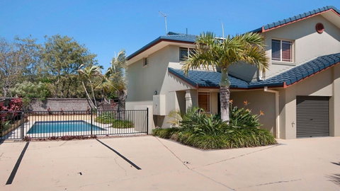 Casuarina 1 - Accommodation Redcliffe 1