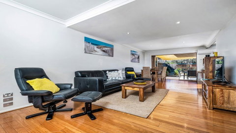 Casuarina 1 - Accommodation Redcliffe 2