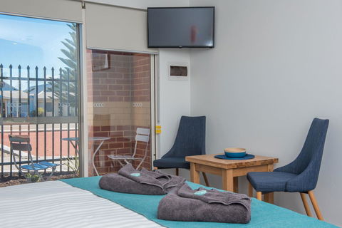Jurien Bay Motel Apartments - Accommodation Redcliffe 8