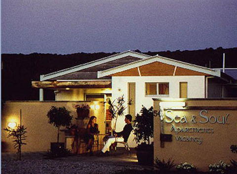 Sea & Soul Beachside Apartments - Accommodation Redcliffe 6