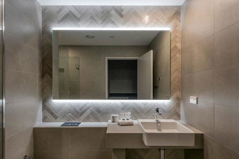 The Adnate Perth - Art Series - Accommodation Redcliffe 23