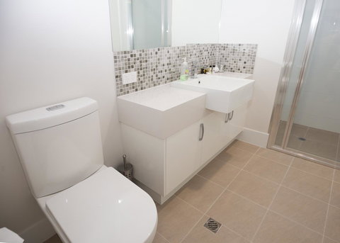 Yaran Suites - Accommodation Redcliffe 5