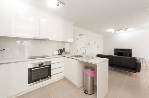 Yaran Suites - Accommodation Redcliffe 27