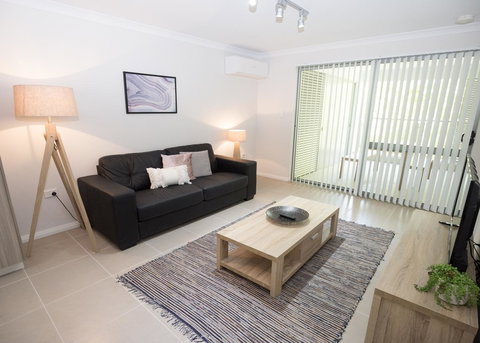 Yaran Suites - Accommodation Redcliffe 14