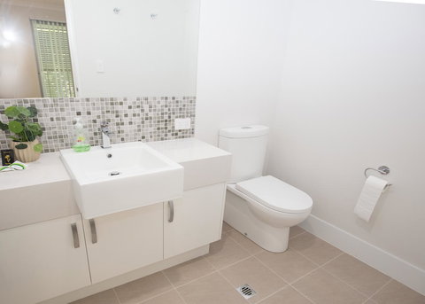 Yaran Suites - Accommodation Redcliffe 7