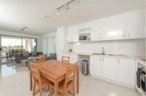 Yaran Suites - Accommodation Redcliffe 42