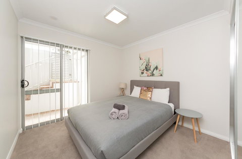 Yaran Suites - Accommodation Redcliffe 24