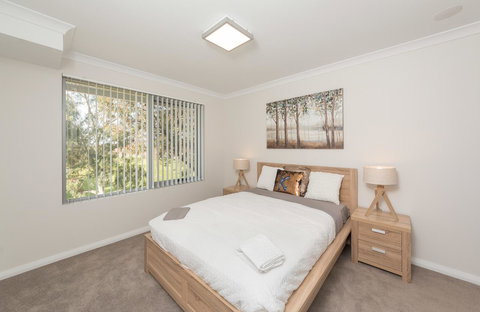 Yaran Suites - Accommodation Redcliffe 12