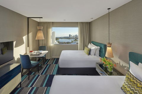 Crown Promenade Perth - Accommodation Redcliffe 2
