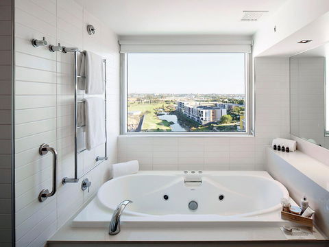 Crown Promenade Perth - Accommodation Redcliffe 3