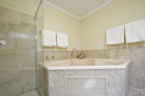 Abbey Beach Resort - Accommodation Redcliffe 13