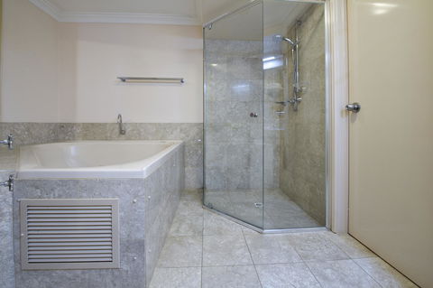 Abbey Beach Resort - Accommodation Redcliffe 25