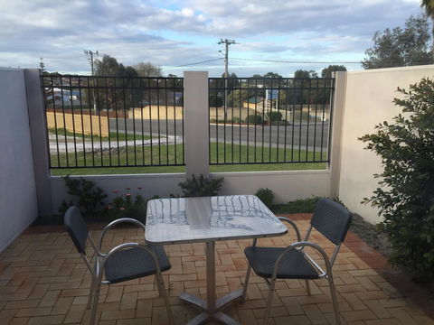 Country Comfort Amity Motel - Accommodation Redcliffe 2