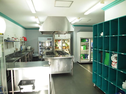 The Emperors Crown Hostel - Accommodation Redcliffe 42