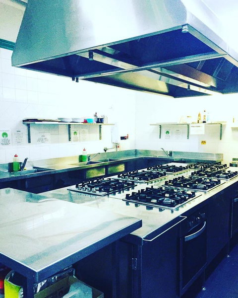 The Emperors Crown Hostel - Accommodation Redcliffe 14