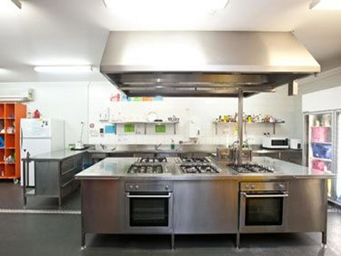 The Emperors Crown Hostel - Accommodation Redcliffe 32