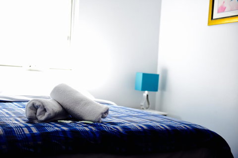 The Emperors Crown Hostel - Accommodation Redcliffe 35