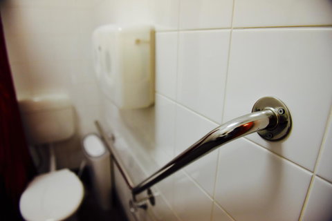 The Emperors Crown Hostel - Accommodation Redcliffe 39