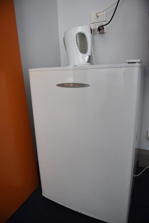 The Emperors Crown Hostel - Accommodation Redcliffe 34