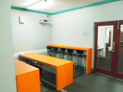 The Emperors Crown Hostel - Accommodation Redcliffe 43